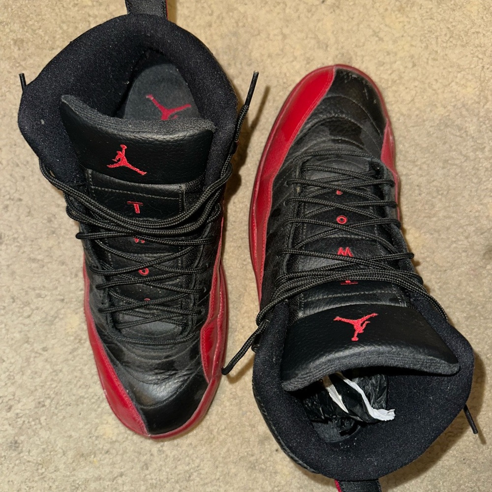 Jordan Retro flu game 12 Black & Red Sneakers - Picture 2 of 8
